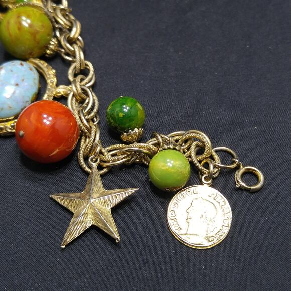 Vintage 1960s Gold Tone Charm Bracelet Lucite Beads Coins Star Snake 7 Inch - Picture 9 of 10